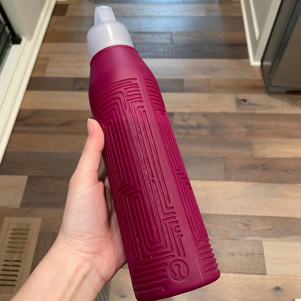 Lululemon glass water bottle